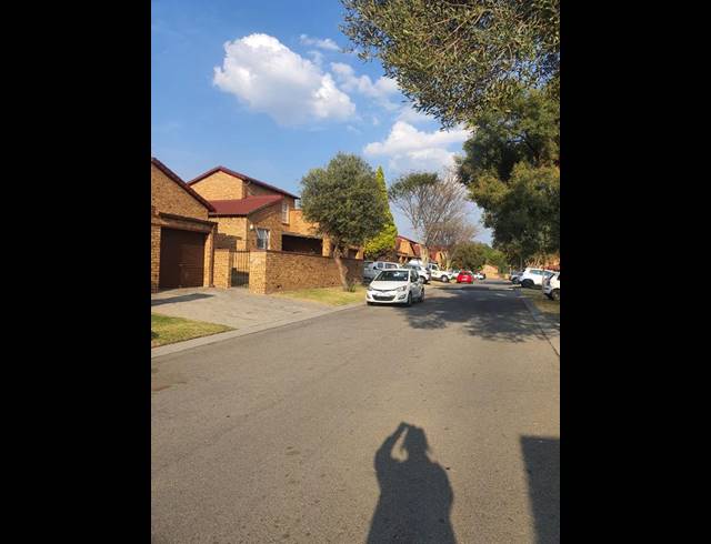 2 BEDROOM TOWNHOUSE FOR SALE IN HONEY PARK